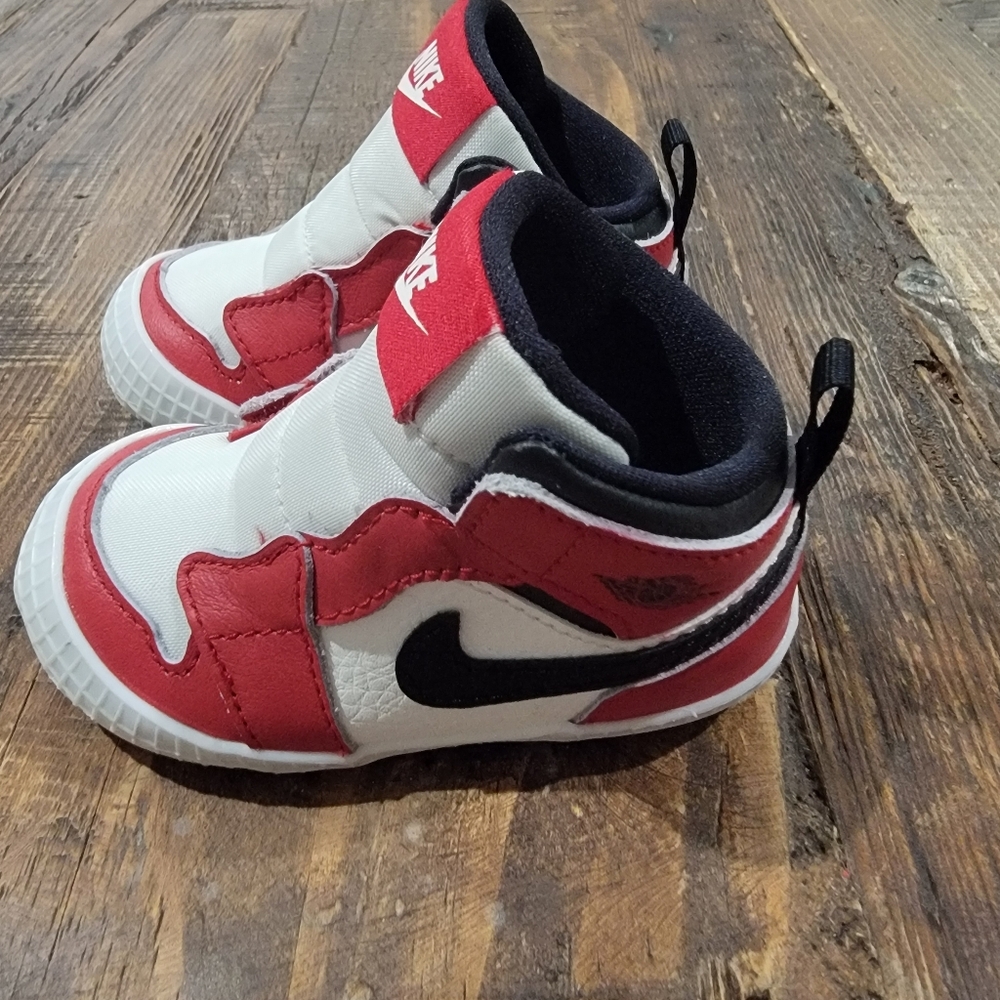 BABY AIR JORDAN 2 SIZE 4C